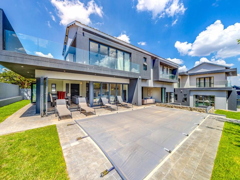 Five Bedroom Home for Sale In Waterfall Country Estate. - Photo 2