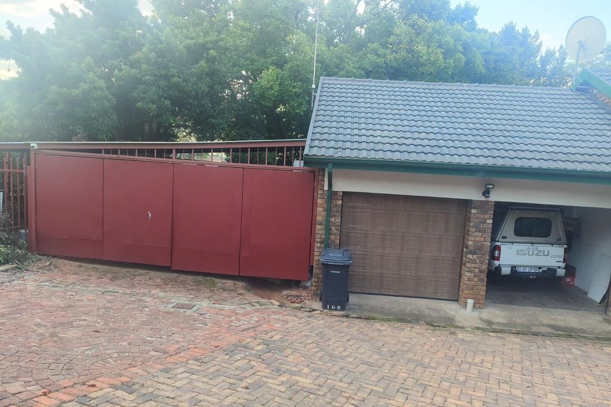 BEAUTIFUL 3 BEDROOM HOUSE FOR SALE IN SILVERTON RIDGE - Photo 5