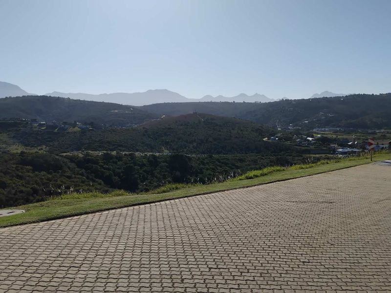 AVONDDANS: STUNNING  882 M2 VACANT LAND WITH MOUNTAIN VIEWS !!! - Photo 6