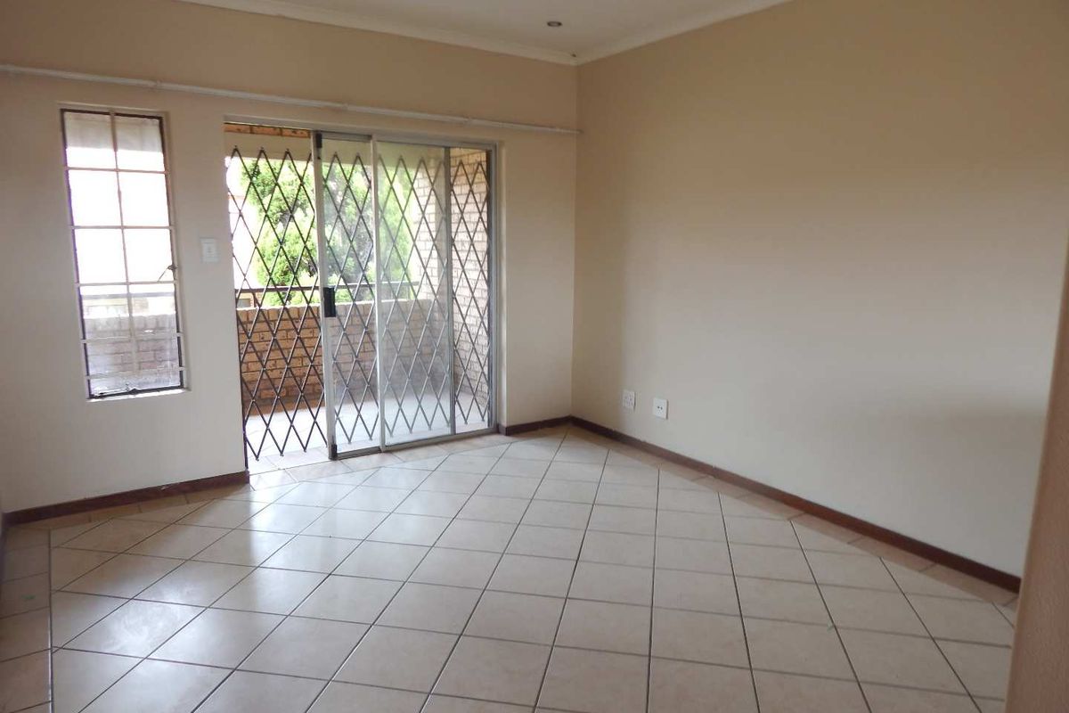 2 Bedroom top unit in Mooikloof Ridge for Sale - Photo 2