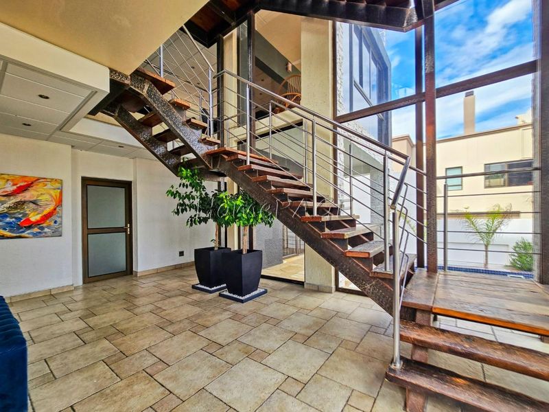 Long Beach, Proper, Walvis Bay: 4 Bedr Contemporary home is for Sale - Photo 5