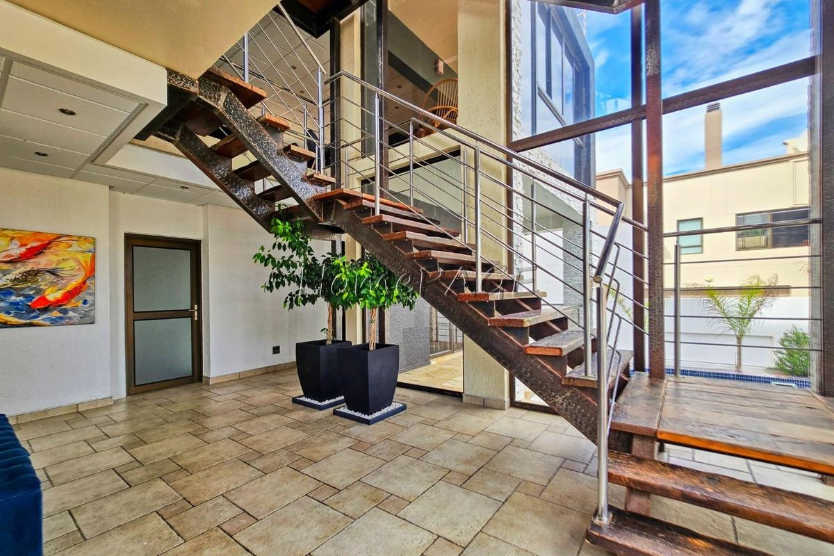 Long Beach, Proper, Walvis Bay: 4 Bedr Contemporary home is for Sale - Photo 5