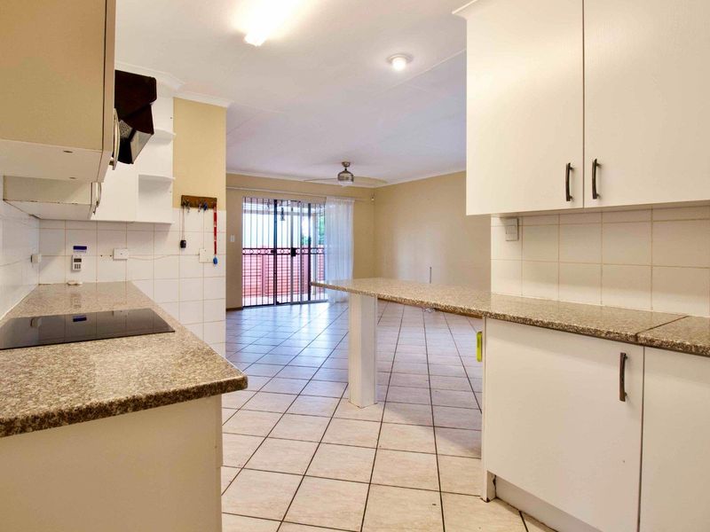 The ideal home in a great neighbourhood - Photo 9