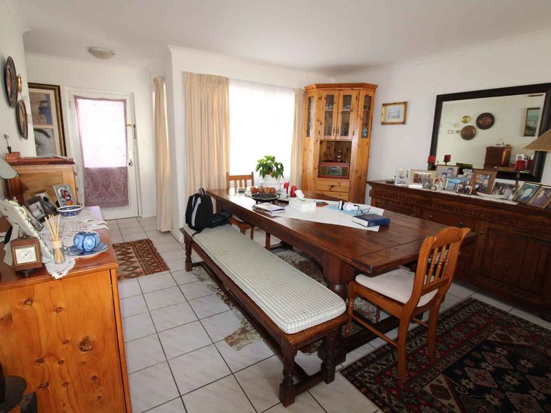 Well Maintained Townhouse - Photo 5