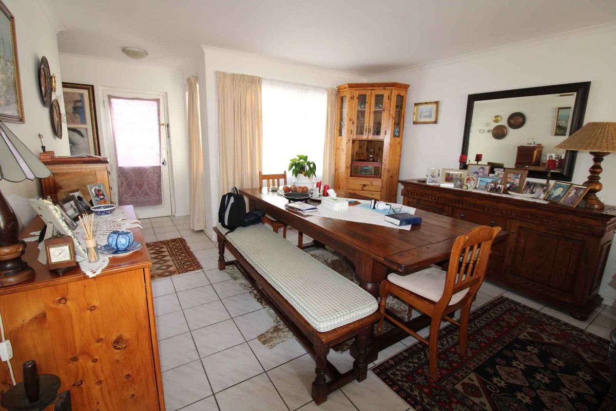 Well Maintained Townhouse - Photo 5