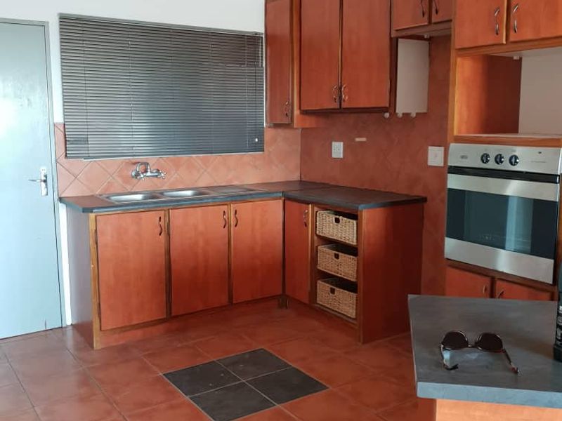 2 beds flat for sal - Photo 2