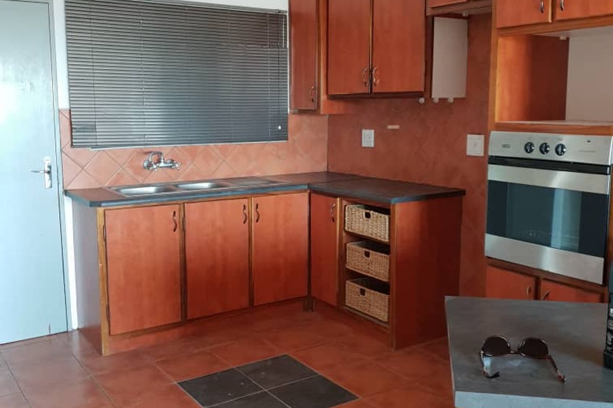 2 beds flat for sal - Photo 2