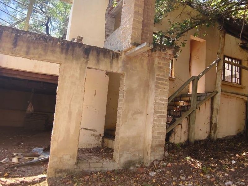 "DIY Enthusiasts: Rebuild in a Serene Greenbelt Setting!" - Photo 9