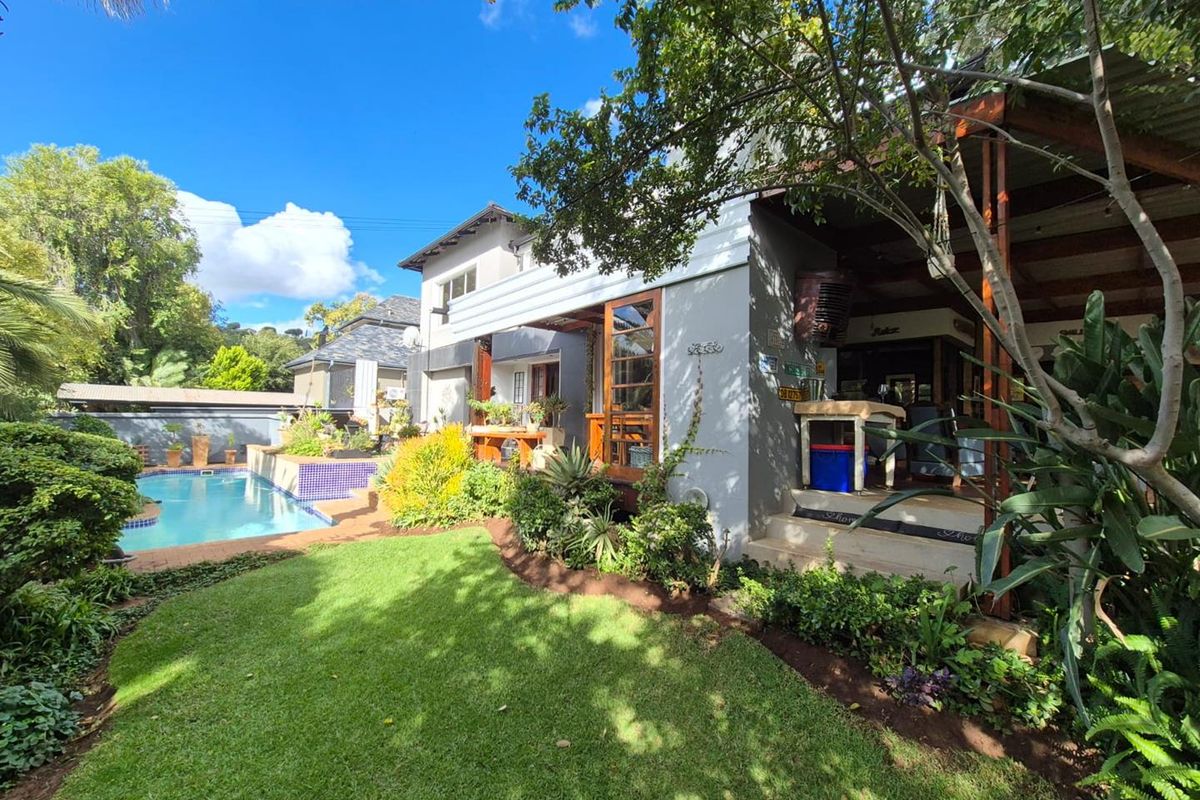 Entertainers's dream home with a Flat and Views for Days - Photo 2