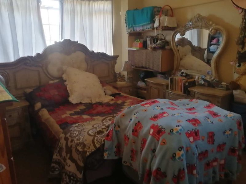 Old Beauty close to The Glen Shopping Centre & Comaro Crossing! - Photo 9