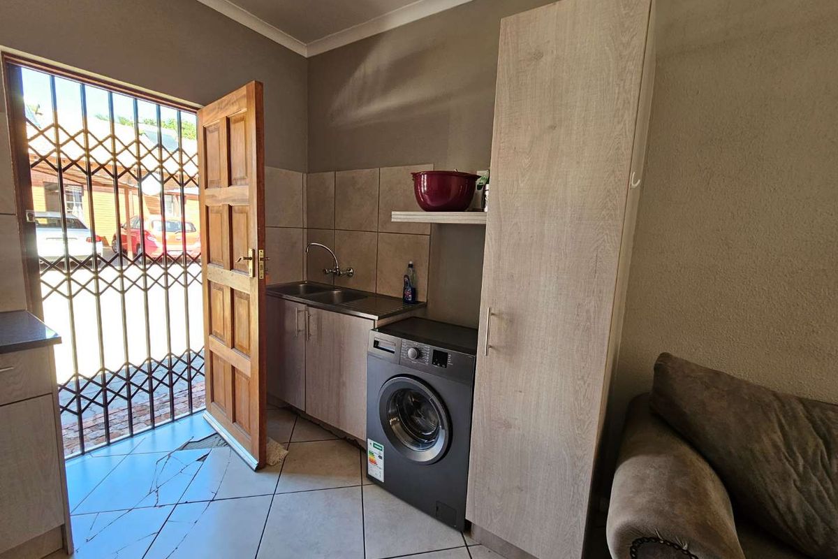 3 bedroom town house for sale - Photo 3