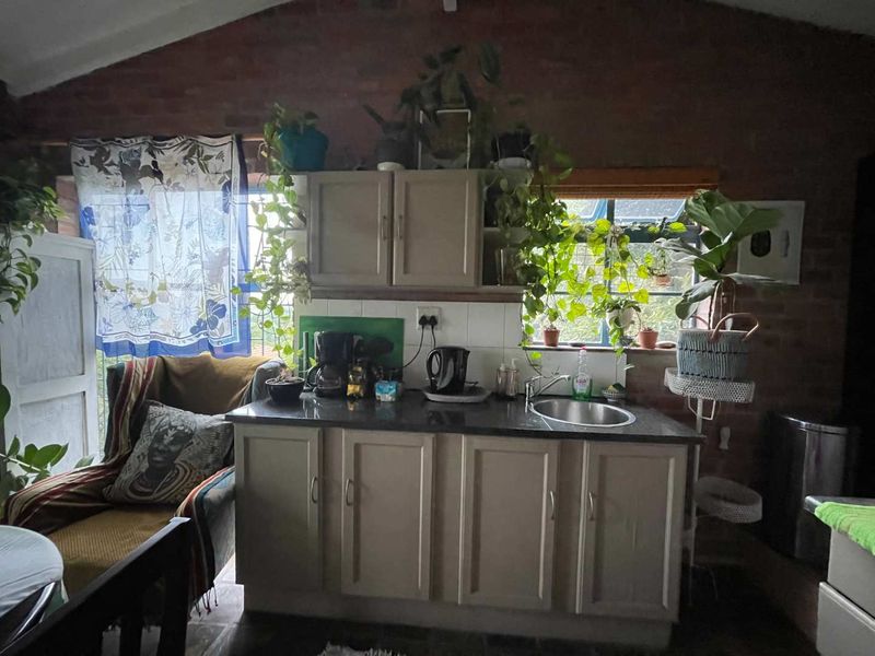 2 Bedroom, 2 Bathroom Cottage including ELECTRICITY, WATER AND SOLAR - Photo 7