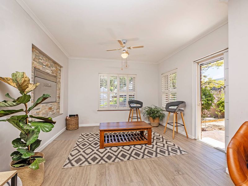 The Perfect Blend of Comfort, Style & Smart Living in Plattekloof - Photo 4