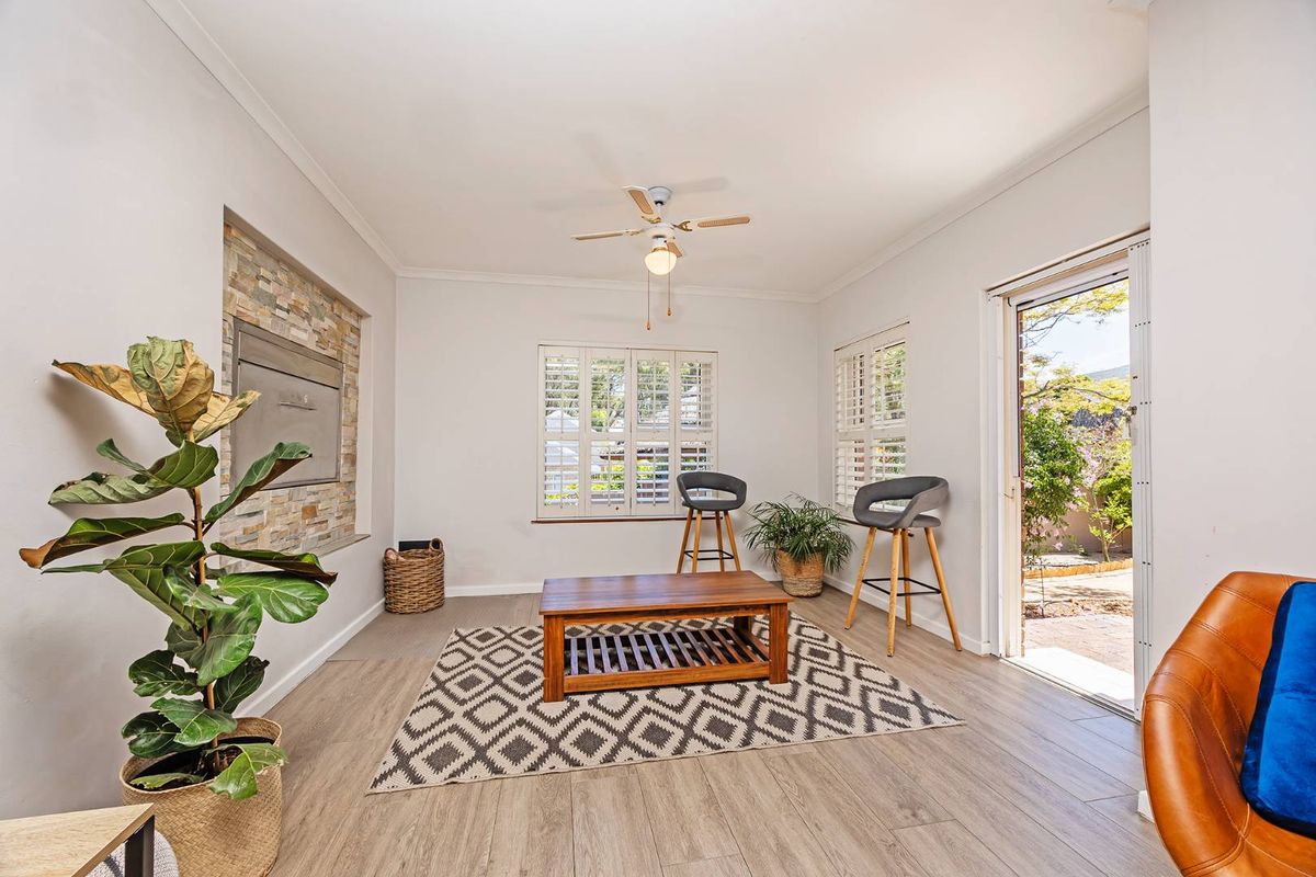 The Perfect Blend of Comfort, Style & Smart Living in Plattekloof - Photo 4