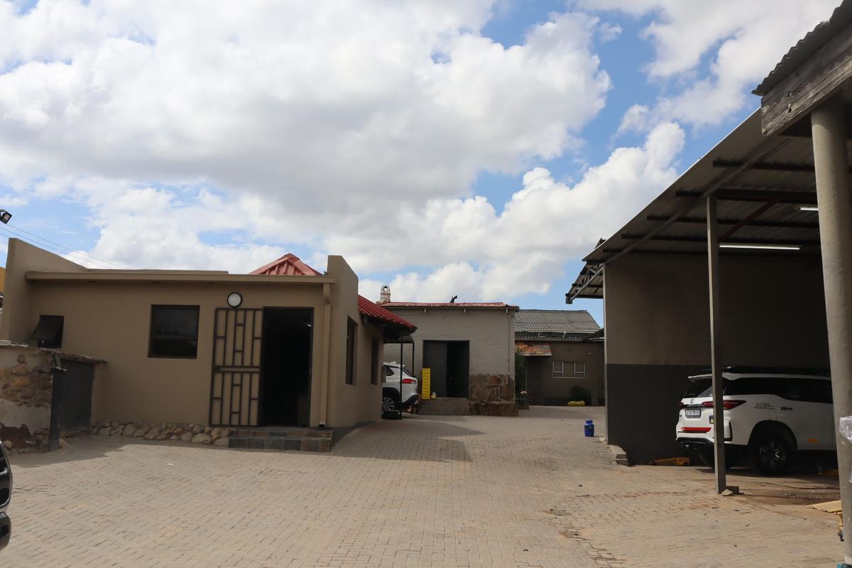 Massive erf of 2123 sqm, Office zoning - Photo 3