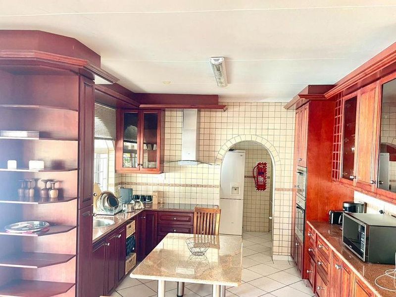 To Let per room/ per person (semi-furnished) - Photo 4