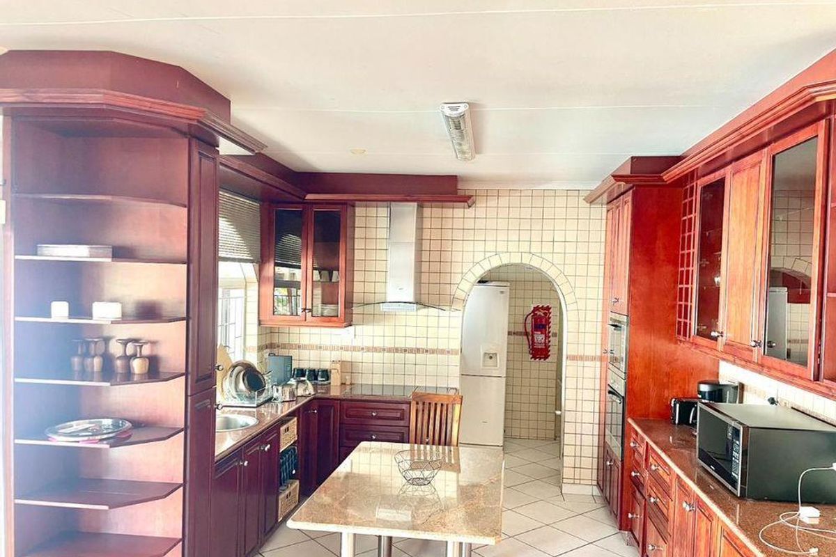 To Let per room/ per person (semi-furnished) - Photo 4