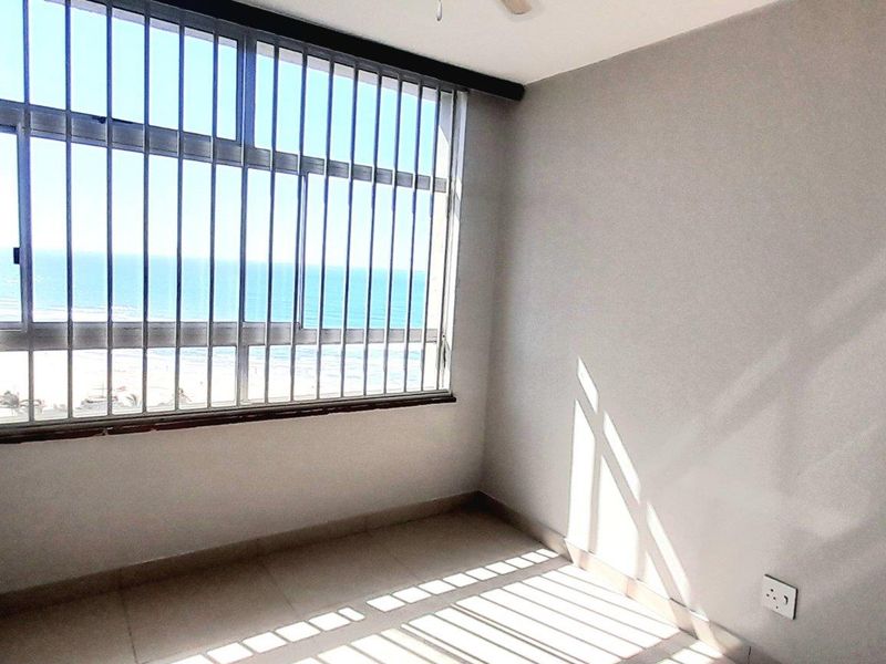 Golden Mile Gem: Your Coastal Dream Awaits - Photo 9