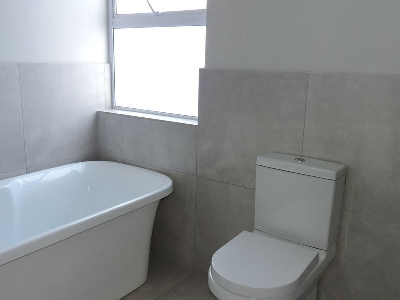 Modern ground floor 2 Bedroom apartment with garden in Brooklyn - Photo 9