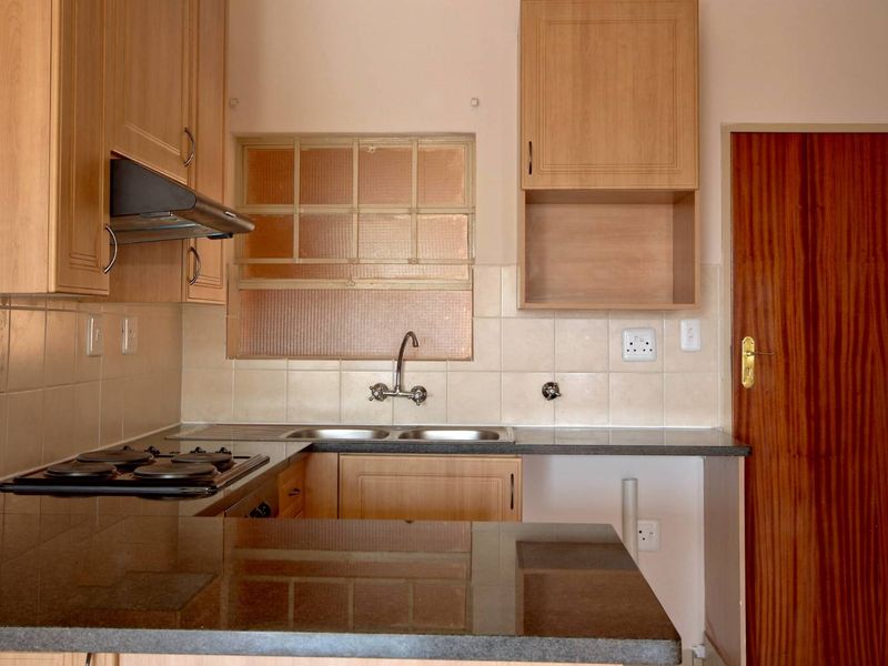 Load Shedding Free Living - The Ideal Lock Up and Go Home! - Photo 7