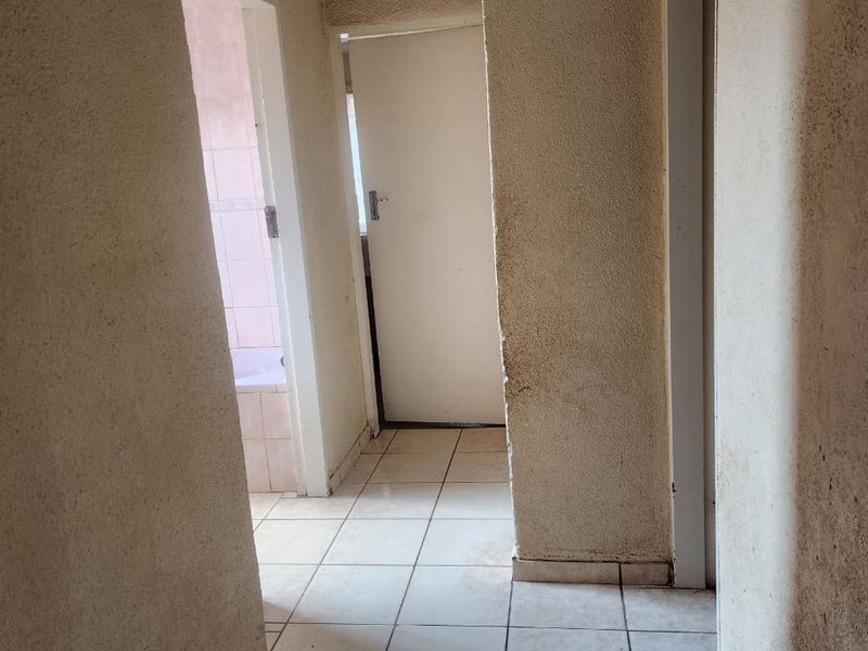 Your Starter Home awaits in Tlhabane West 🏡🌻🏠 - Photo 8