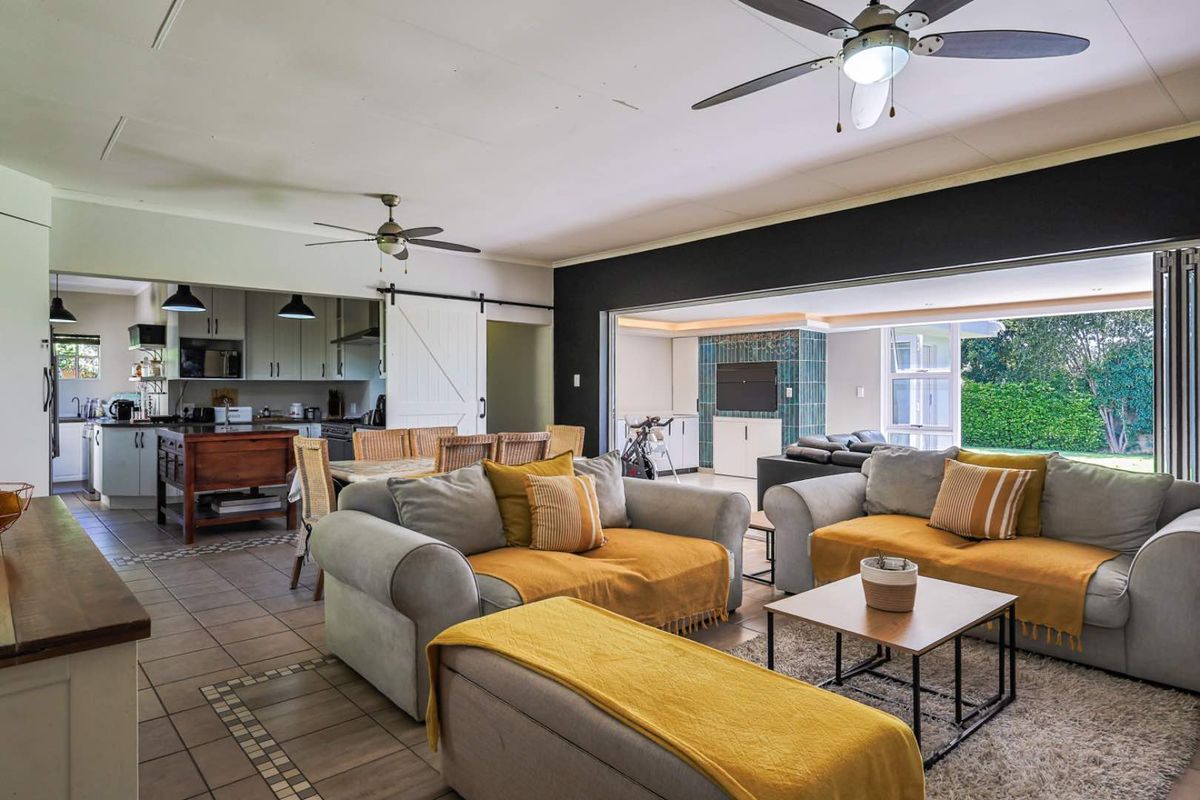 Exclusive Charming Family Home with Spacious Living and Entertainment Areas in Die Wilgers - Photo 3