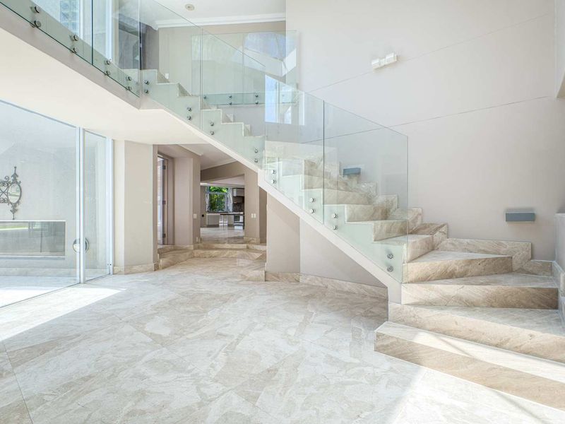 5 BEDROOM HOUSE FOR SALE IN FOURWAYS GARDENS - Photo 2