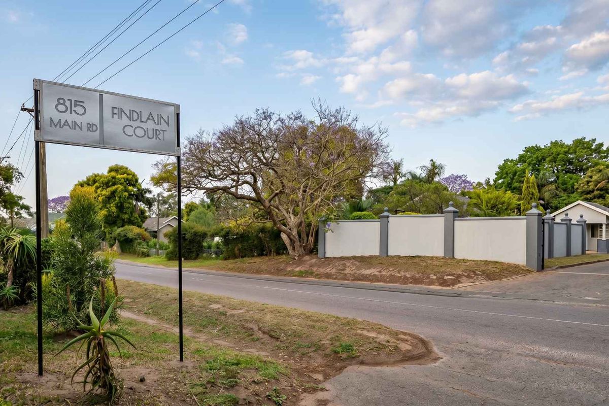 Scenic Top-Floor 2 Bedroom Apartment in Secure Findlain Court,Northdene. - Photo 2