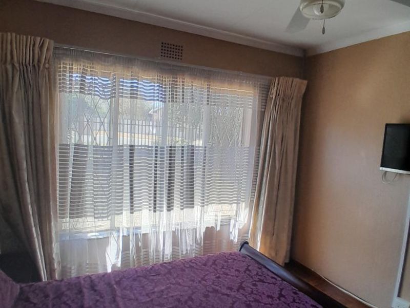 Spacious 4 Bedroom family home - Photo 6