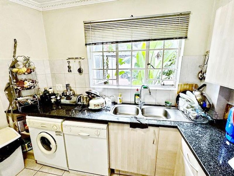 2 BED 2 BATH FULLY FURNIAHED GARDEN TOWNHOUSE MORNINGSIDE - Photo 5