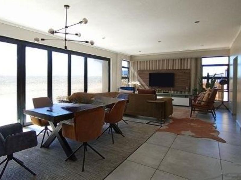 MIDSTREAM RIDGE - 4 BEDROOM HOUSE - Photo 5