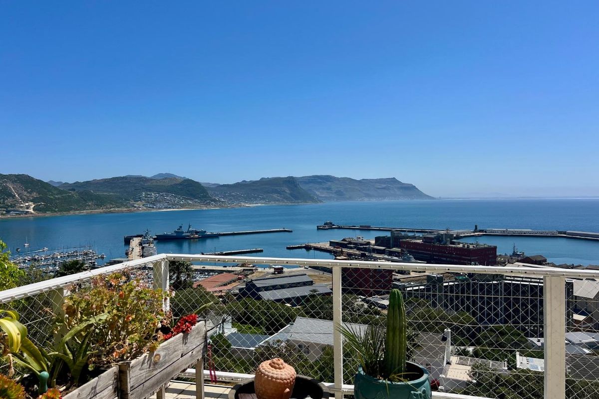 Four bedroom house for sale in Simons Kloof - Photo 3