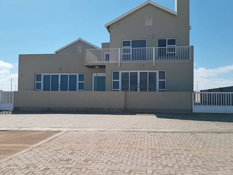 BEAUTIFUL, MODERN AND SPACIOUS HOUSE FOR SALE IN HENTIES BAY - Photo 2