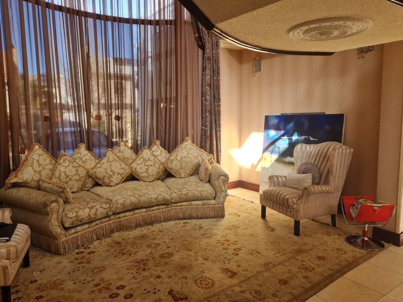 BIG FAMILY HOME IN SECURITY ESTATE - Photo 4