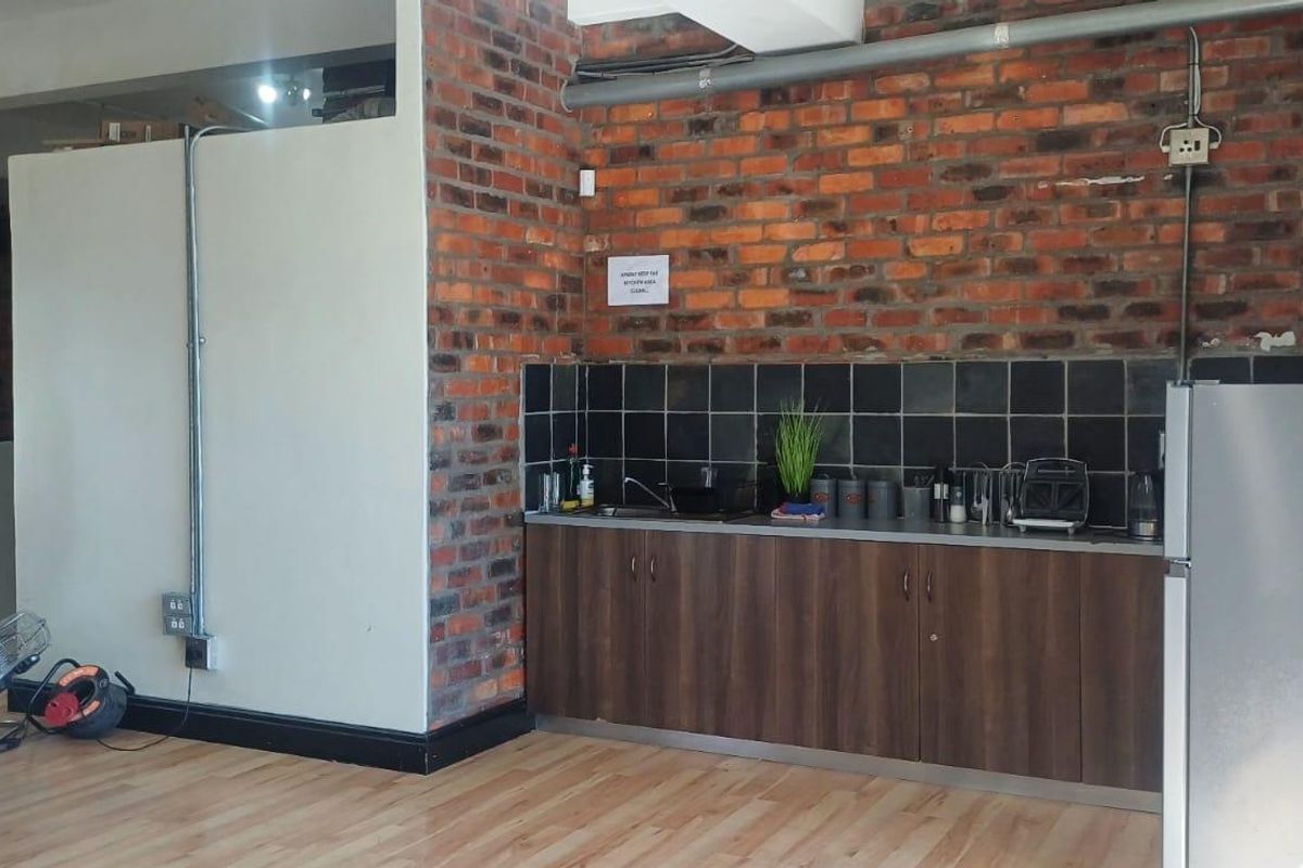 Spacious and Inviting Office Space available - Photo 5
