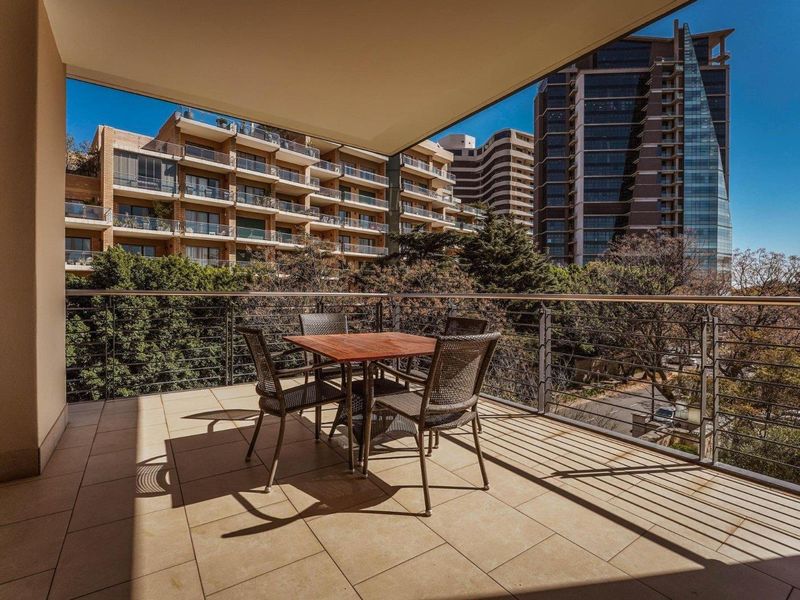 Fully Furnished - 2 Bedroom Apartment in The Emperor - Photo 2