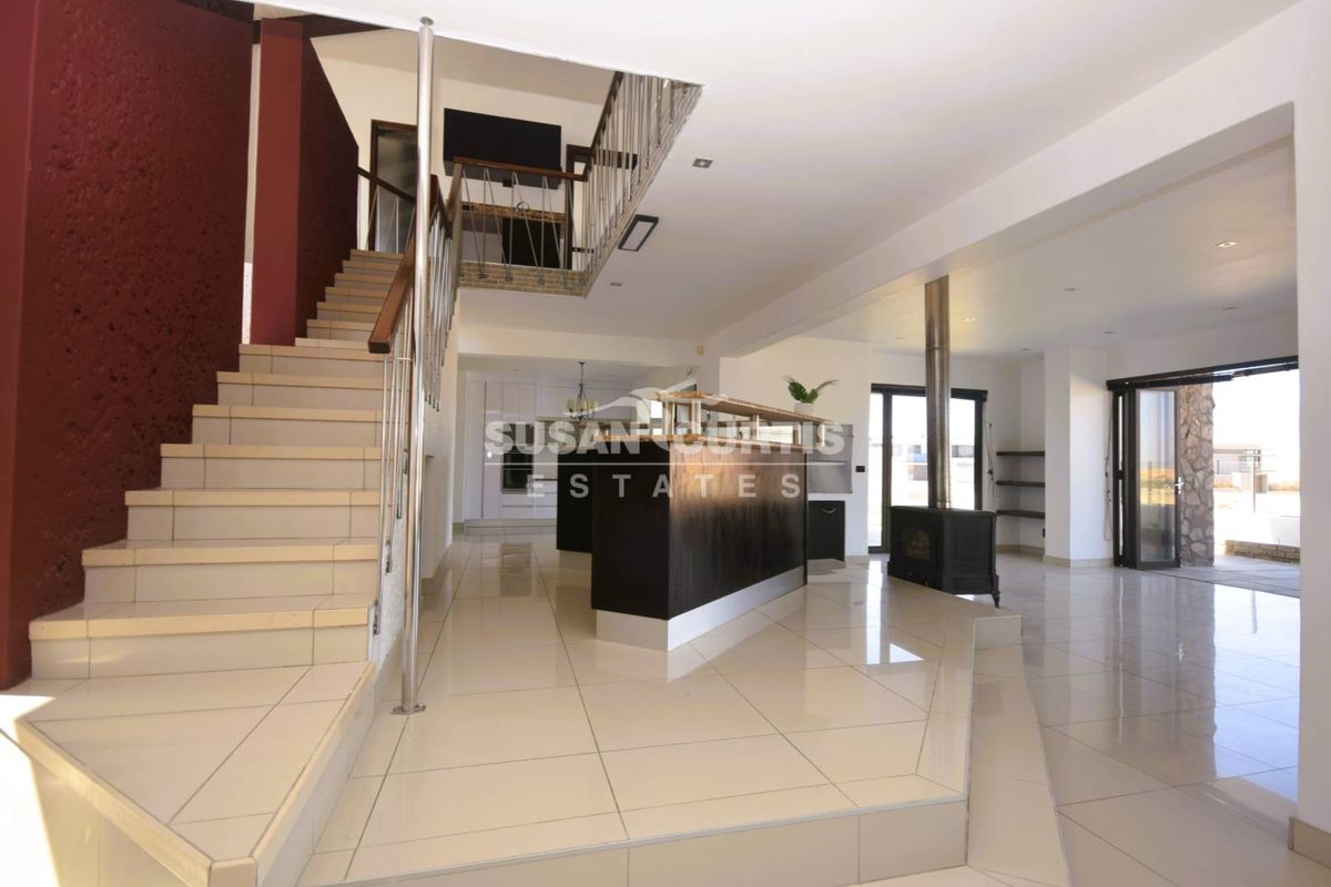 ARCHITECTURALLY DESIGNED double storey MANSION READY FOR BNB WITH HEAVENLY VIEWS! - Photo 3