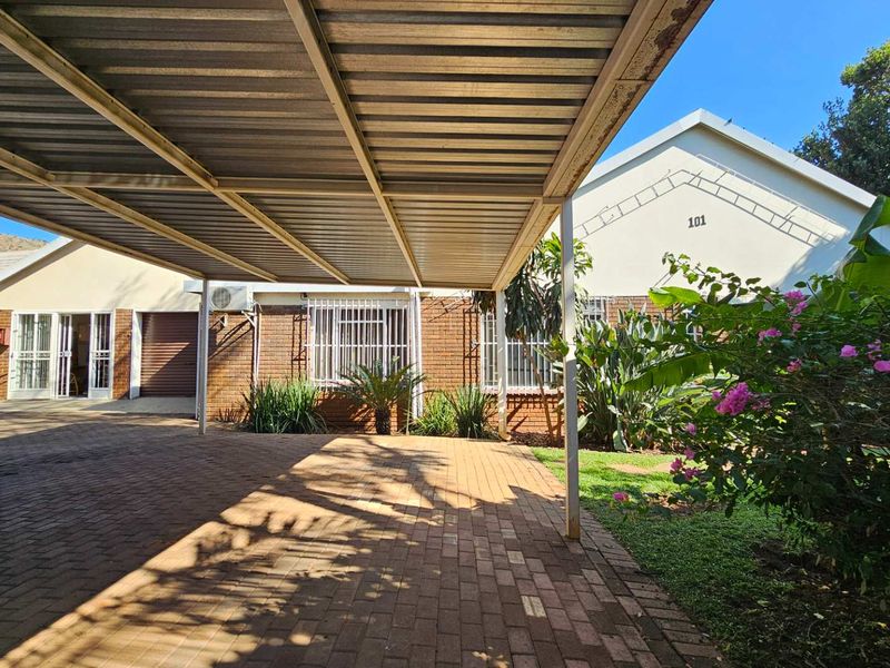 Huge House with Offices For Sale - Photo 2