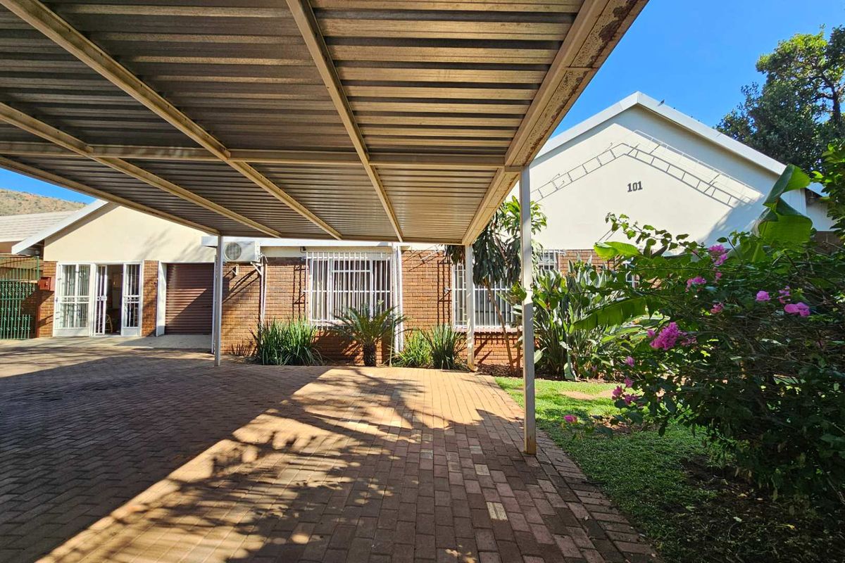 Huge House with Offices For Sale - Photo 2