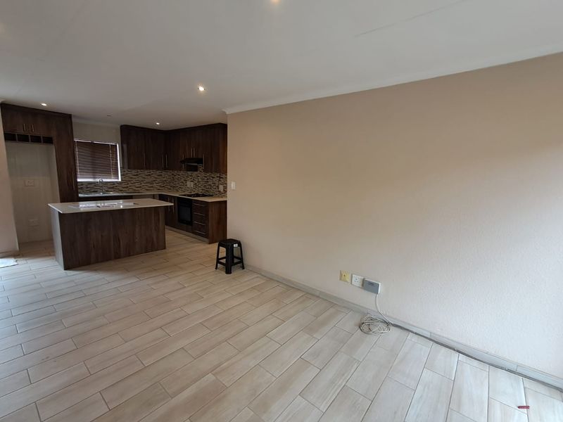 Newly Renovated Apartment for Sale - Photo 4
