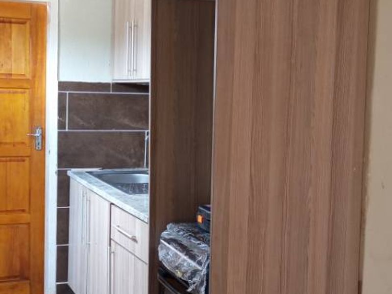 2 Bed House FOR SALE in Moleleki Ext 3 - Photo 5