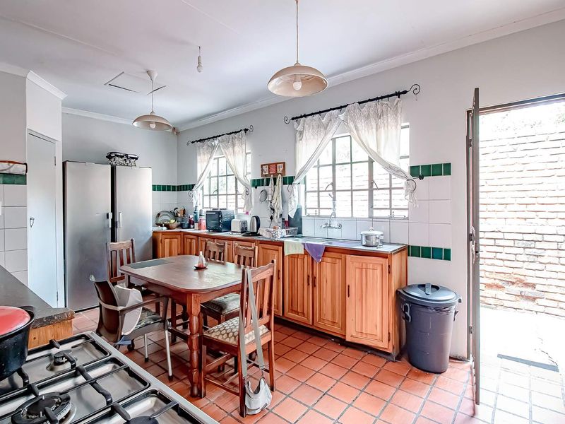 Elevated Living with Views, Versatility & a Prime Address - Photo 8