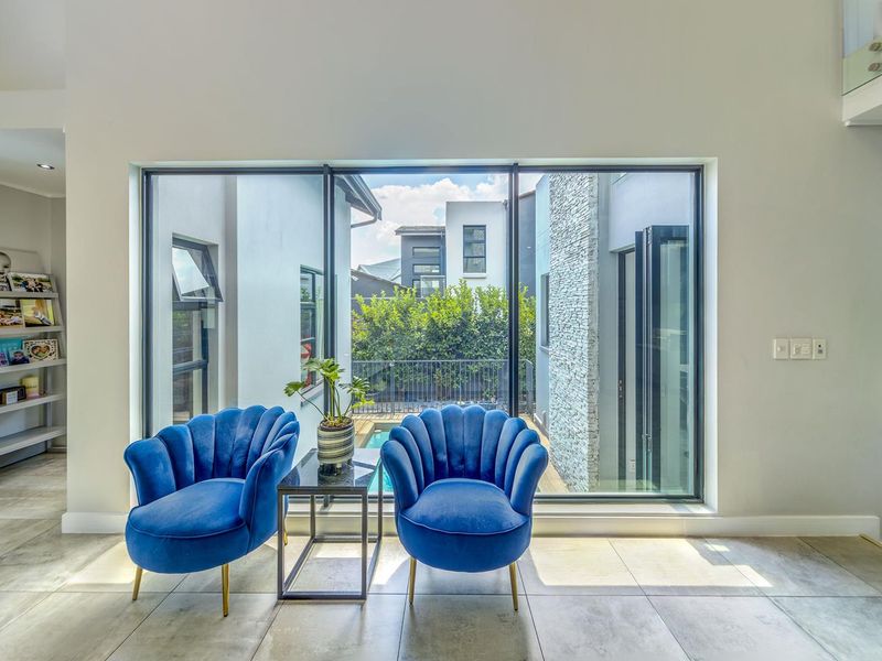 Exquisite Five Bedroom Family Home For Sale in Waterfall Country Village - Photo 5