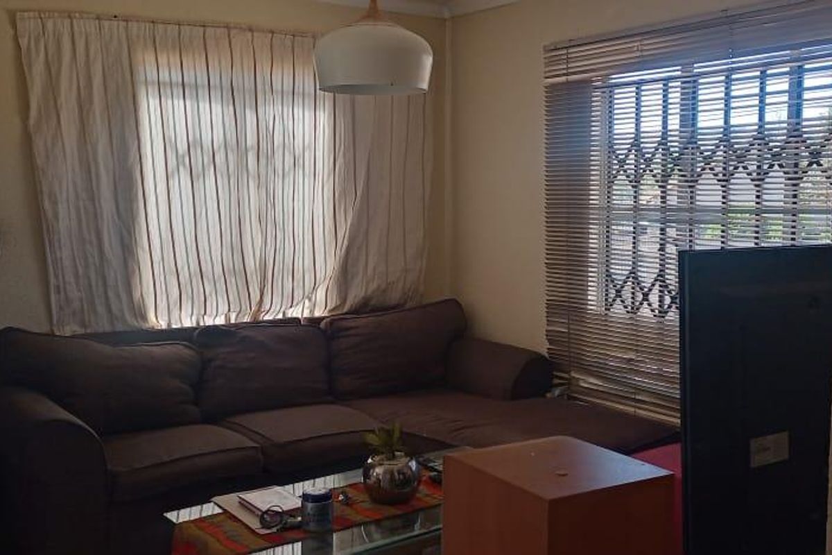 3 Bedroom House for sale - Photo 5