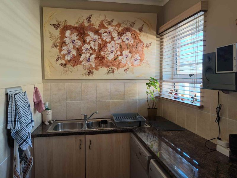 Spacious and Modern Home in a Top Security Estate - Photo 8