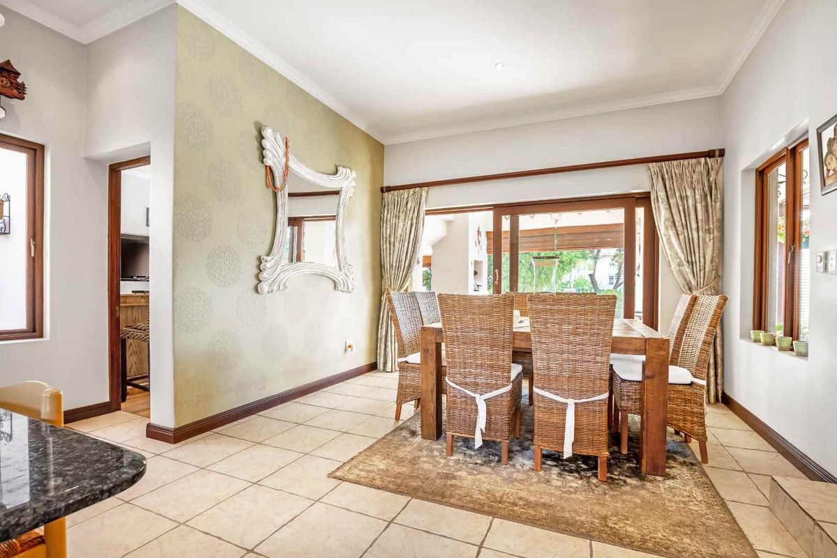 IMMACULATE HOME - Photo 5