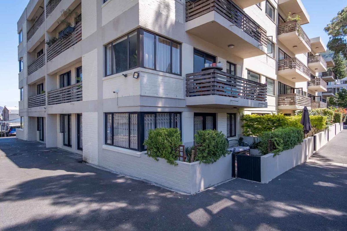 Modern Coastal Studio with Private Patio - Photo 4