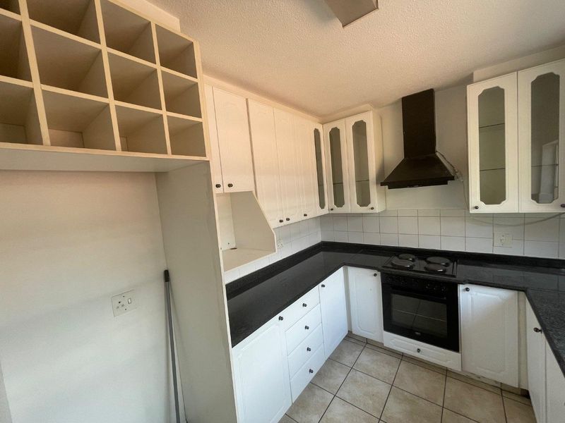 UNFURNISHED TWO BEDROOMS - Photo 9