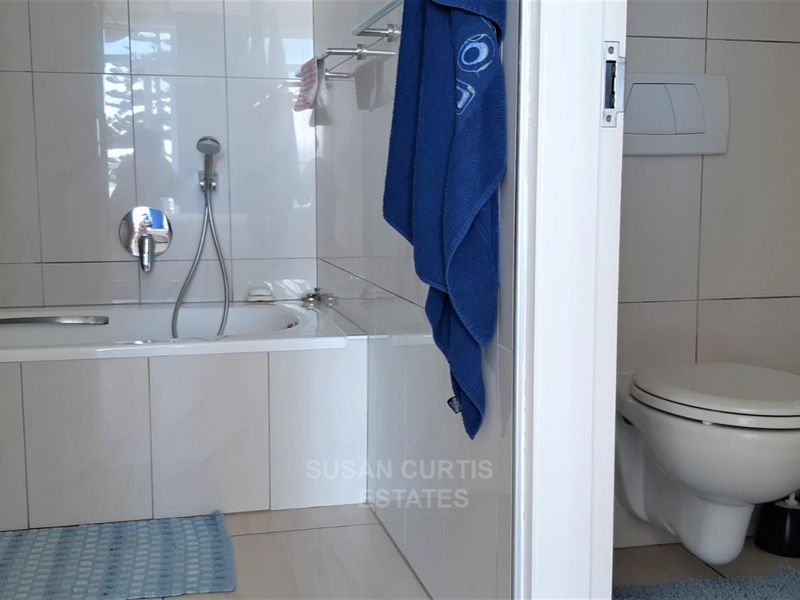 Modern Fully furnished apartment with a stunning view - Photo 5