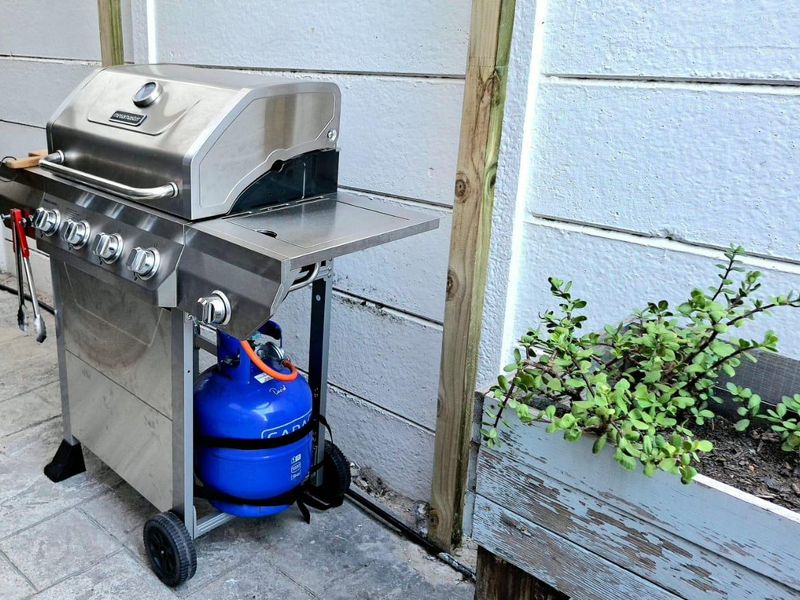 Furnished bachelor garden flatlet within walking distance of the beach - Photo 9